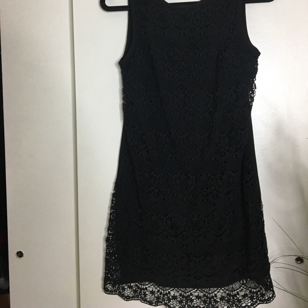 Forever21 Lace Sleeveless Midi Dress